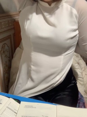 Leak clip hot girl Saly thủ dâm cực phê đầy nước